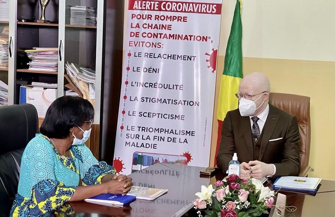 🇨🇬#Congo : La <a href="/Banquemondiale/">Banque mondiale</a> octroie 12,5 millions de dollars pour l’acquisition des vaccins contre la #Covid_19 pour le renforcement de la communication pro vaccin et pour la prévention, a annoncé le ministre <a href="/ThMoungalla/">Thierry Moungalla</a>
