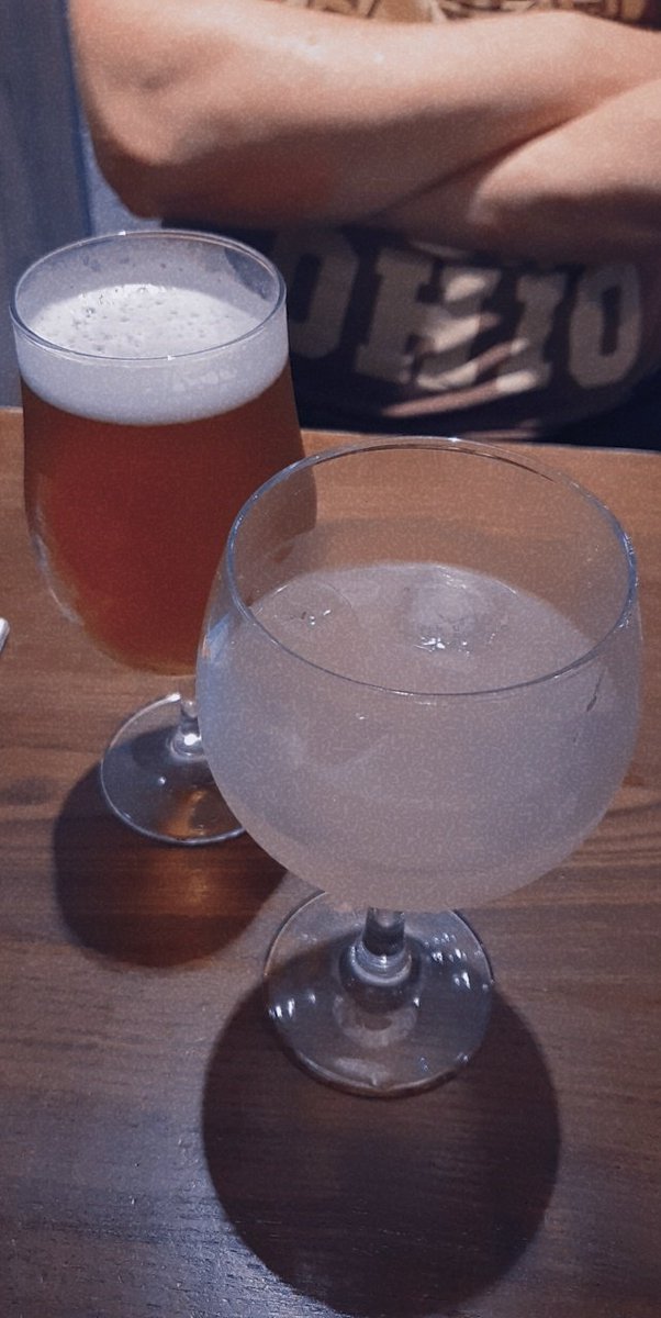 SassyVixenx's tweet image. Dinner and Drinks with the SassDad
I've missed being able to take him out and treat him
#bestdaughter 🙌🙌 #daydrinking