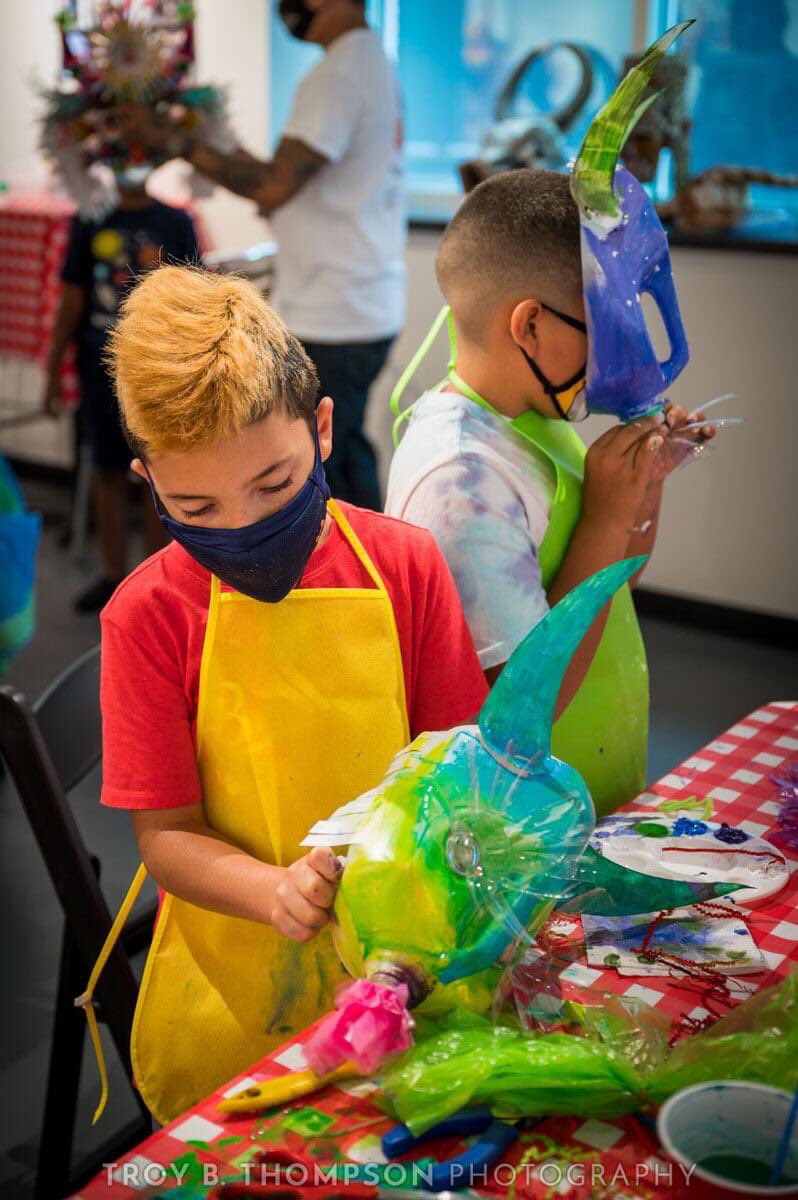 mainideama's tweet photo. HUGE thank you again to everyone who participated in our Carnival Mask-Making Workshop this past Saturday with the @jmacworcester, @Creativehubwoo, and Guardians of Traditions 🎉 Special thanks to artist Luis Rivas for leading us in such a creative project 💛 
📷 Troy B. Thompson https://t.co/3l4MZotn3S