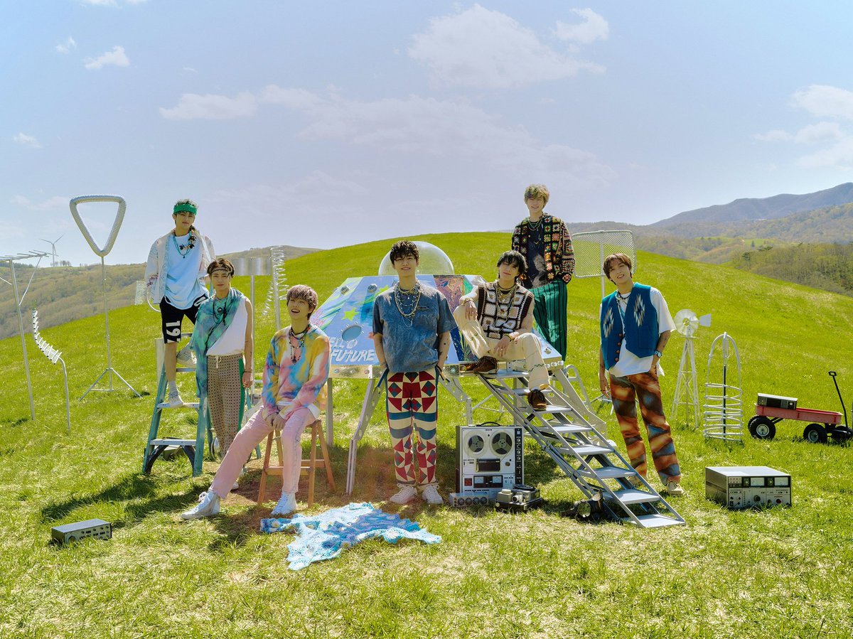 NCTDREAMCENTER's tweet photo. 210628 FIRST DAY SALES: NCT DREAM 1st Full Repackage Album 'Hello Future' sold 527,758 copies on Hanteo Chart

#NCTDREAM_HelloFuture #HelloFuture #NCTDREAM @NCTsmtown_DREAM https://t.co/ZGBM2iMhcl