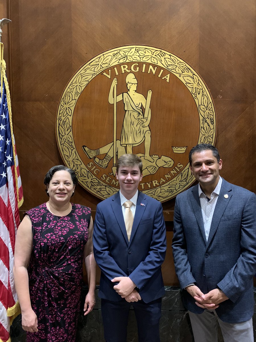 vahsreps's tweet photo. Happy to be here in Richmond today for @GovernorVA’s ceremonial signing of #HB1940, happy to be with @JennMcClellanVA and @Sam_Rasoul the sponsors of the civic engagement legislation. https://t.co/Z2v2dm1baI