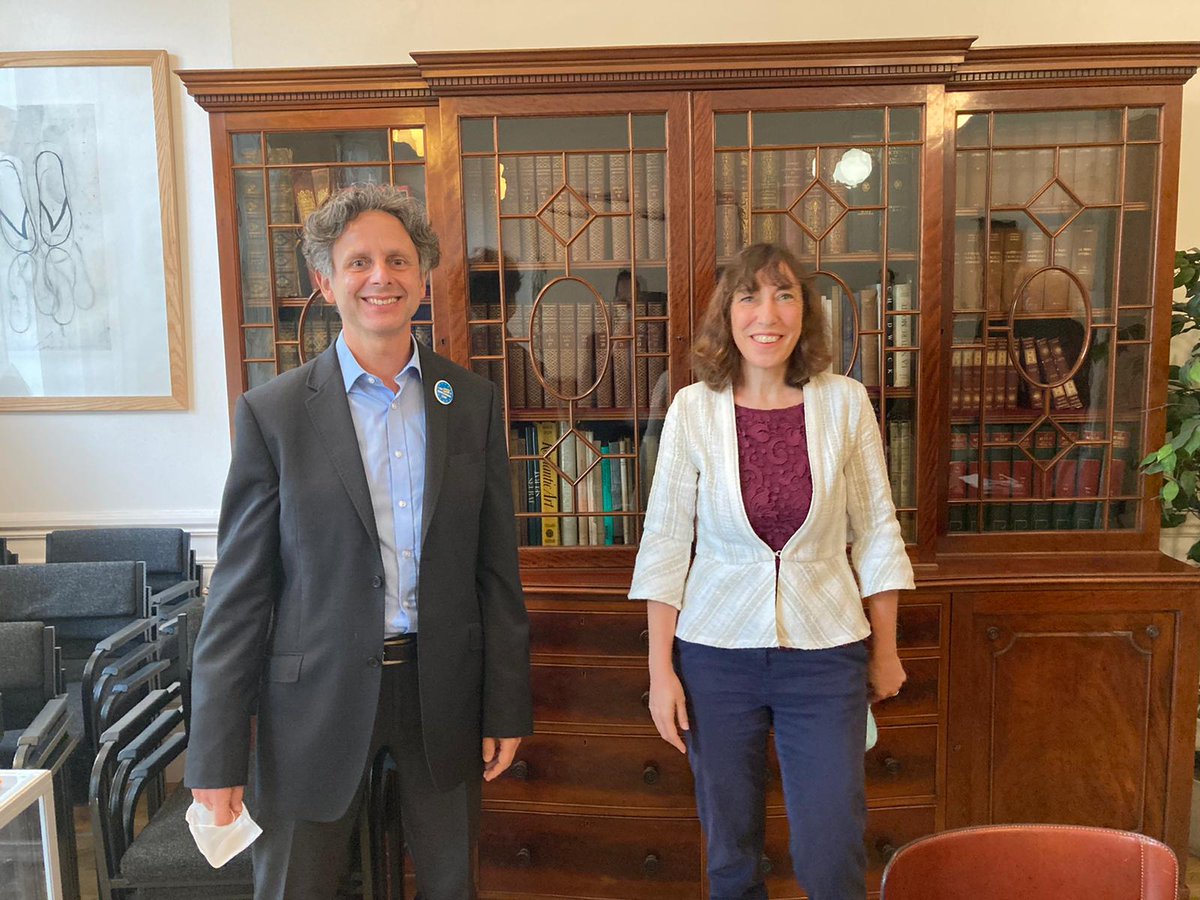 Mes sincères félicitations à <a href="/IsaBlanchot/">Isabelle Blanchot</a> qui a été élue présidente du Conseil Consulaire aujourd'hui à Londres. Travaillons ensemble pour les Français &amp; Françaises du Royaume-Uni, avec le Brexit, la COVID et l'urgence climatique en trame de fonds.