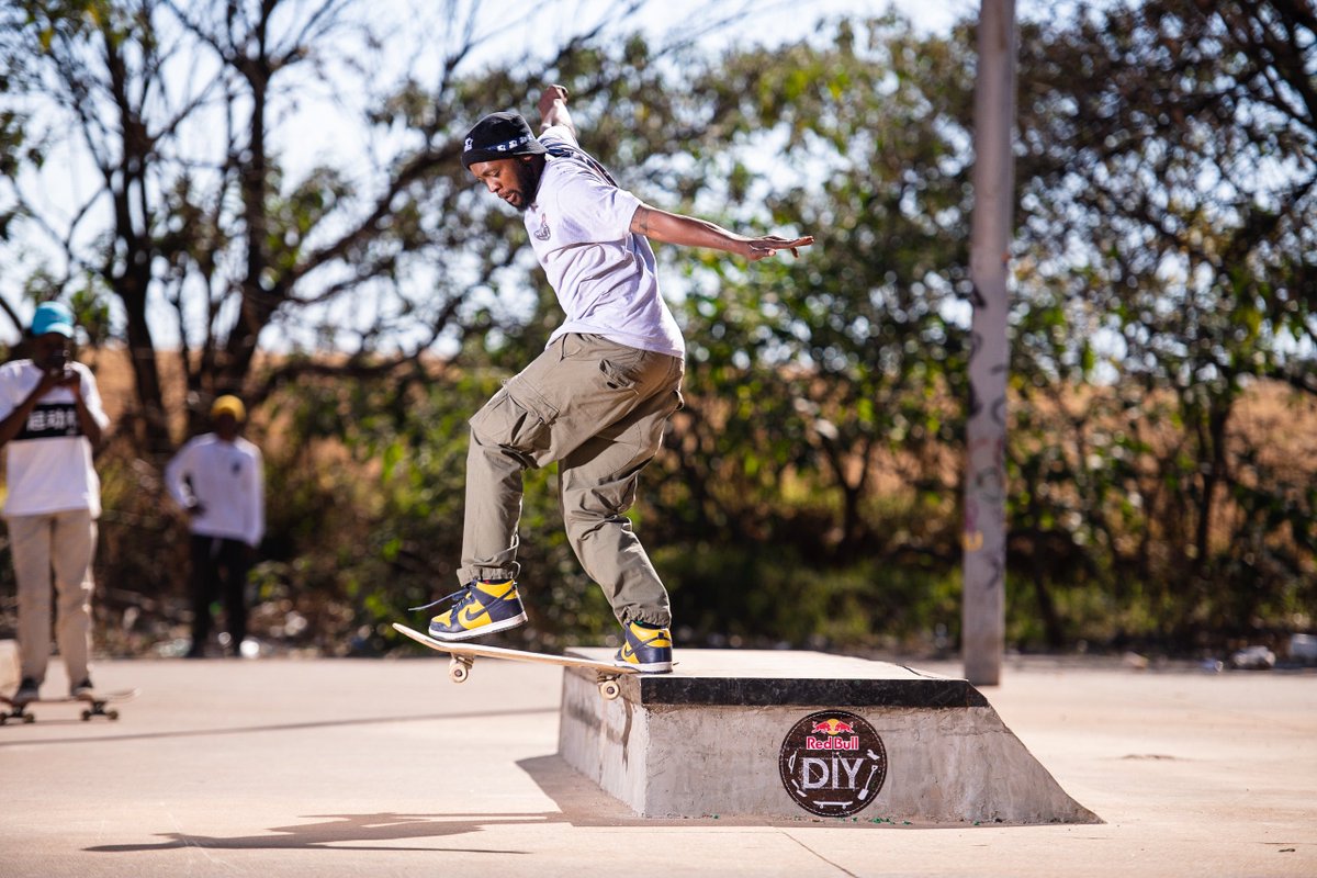 MpumeleloMacu's tweet photo. It’s amazing to be involved in amazing projects like the #RedBullDIY for @redbullza. Thanks to my homie @1phiko .

Making better spaces for skaters, 1 obstacle at a time.

I get to document these projects and learn a lot from them.

Gear: @Nikon_SA #Z5 Lighting: @ElinchromLTD https://t.co/fUoBdbpa5H