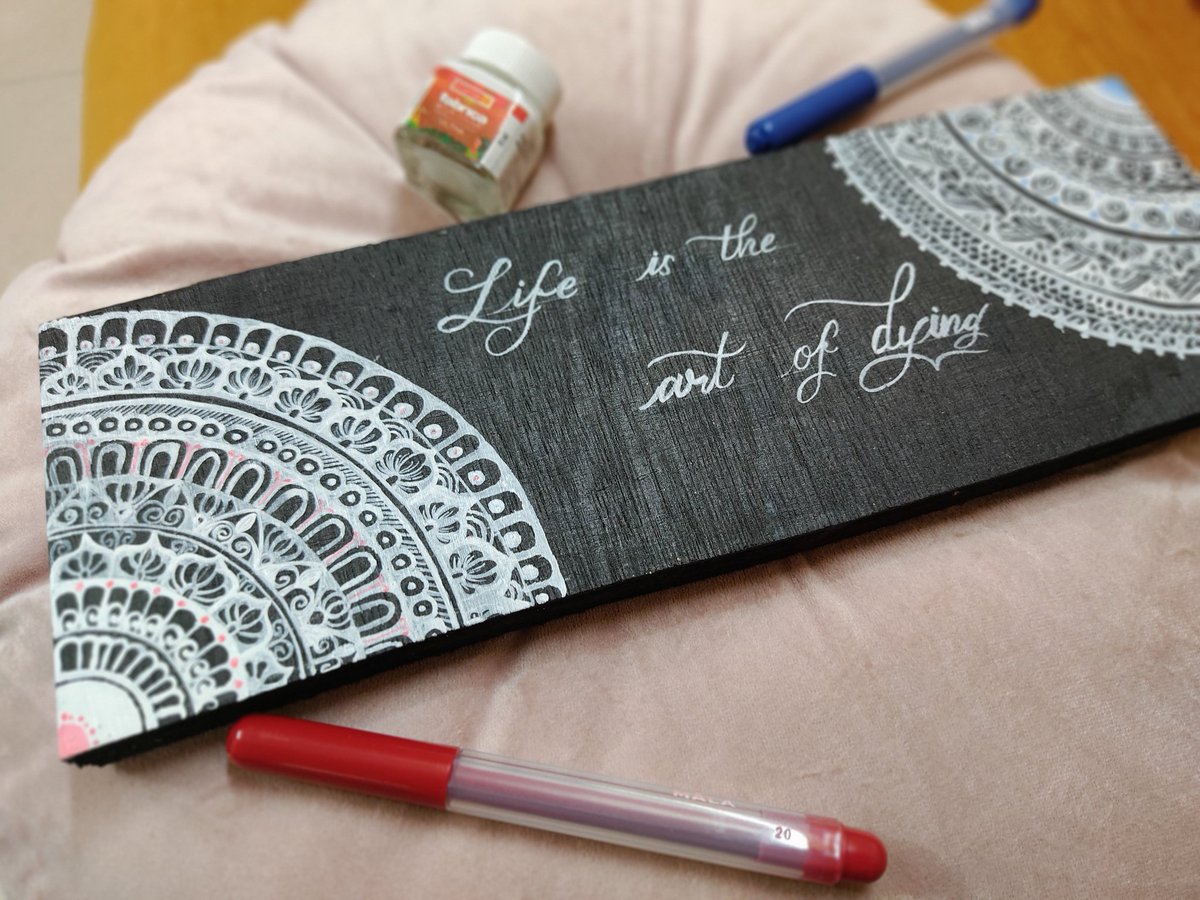riya___1111's tweet photo. Mandala panting ...on a piece of wood .
#MandalaArt #calligraphy #painting #paintingonwood #newpost #artshare https://t.co/u1sPGBdSsR