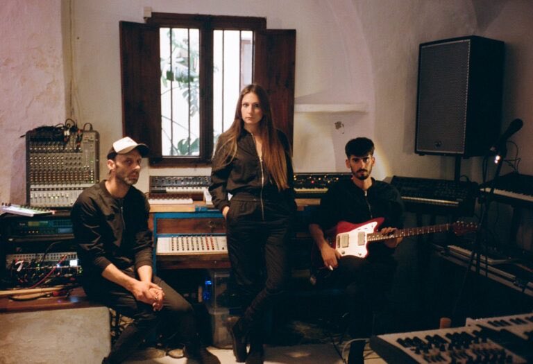 AGOST posen el punt i final a la trilogia “The Wind Palace” amb el seu últim doble single 
underground.cat/2021/06/22/ago…