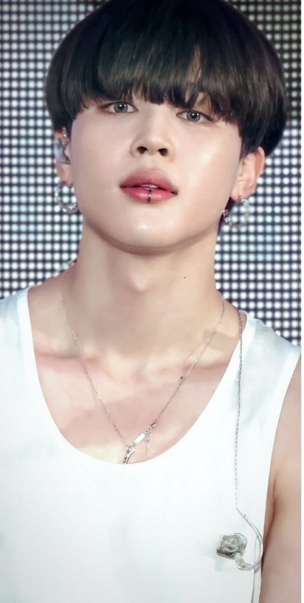 jiminshi2001's tweet photo. Sorry guys I'm addicted to jimin that's why I post my edits also anybody get hurts I'm sorry don't underestimate because this is only my happiness .I know it's only my dream it's not coming true, but it's
the only way to express my feeling's
#jiminandwho
#ARMYSelcaDay
#jimin https://t.co/RvT7Fa8ePA