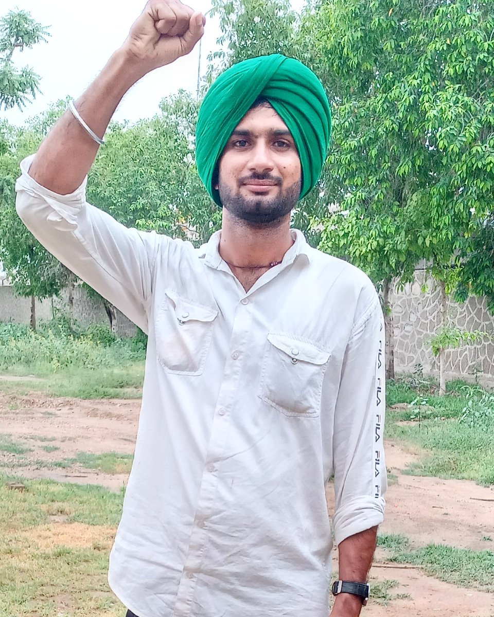 MukeshSfi's tweet photo. कहा रख दू अपने हिस्से की शराफ़त
जहाँ देखूं वहां बेईमान  खडे है, 
क्या खूब बढ़ रहा है वतन देखिये
खेतों में बिल्डर सड़क पे किसान खड़े है...
जय जवान जय किसान
लड़ेगे जीतेंगे
#FarmersProtest 

जल्द ही पुनः शाहजहांपुर बॉर्डर जाएँगे 

मुकेश ज्याणी लिखमादेसर https://t.co/RehnRQHlNU