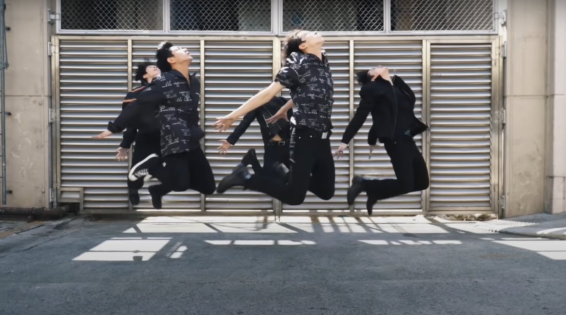 Nairam881's tweet photo. The Iconic Synchronize Jump 
tatak BGYO yarn!!

BGYO 5EVER WITH YOU
#BGYO5thMonthsary 
@bgyo_ph https://t.co/c7pLBFpzyI