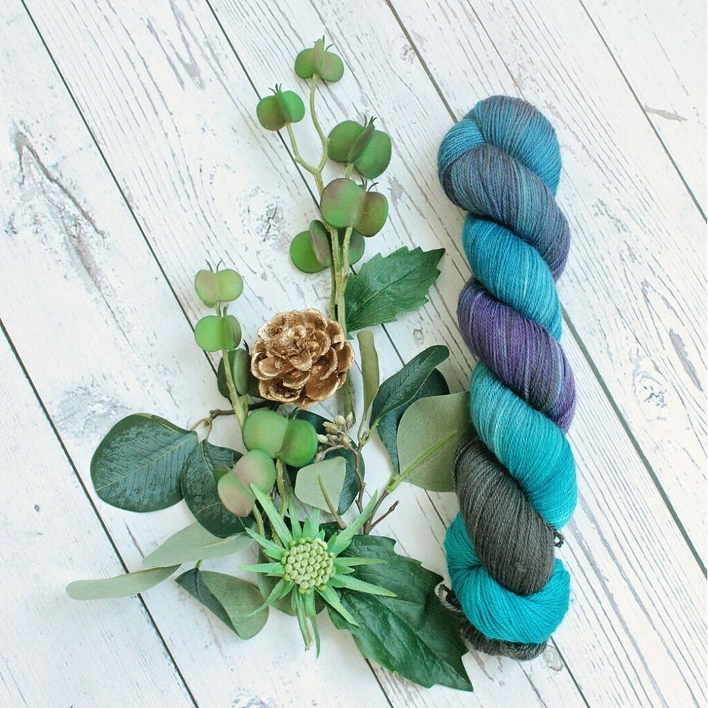 True or false: there's never enough time in the day to knit / crochet? 🧶⁠
⁠
If you struggle to find the time to work on your current #wip try this: ⁠
⁠
1.) Pack your current work-in-progress in a compact bag along with all the yarn &amp; notions you … instagr.am/p/CQqvZtLlYb8/