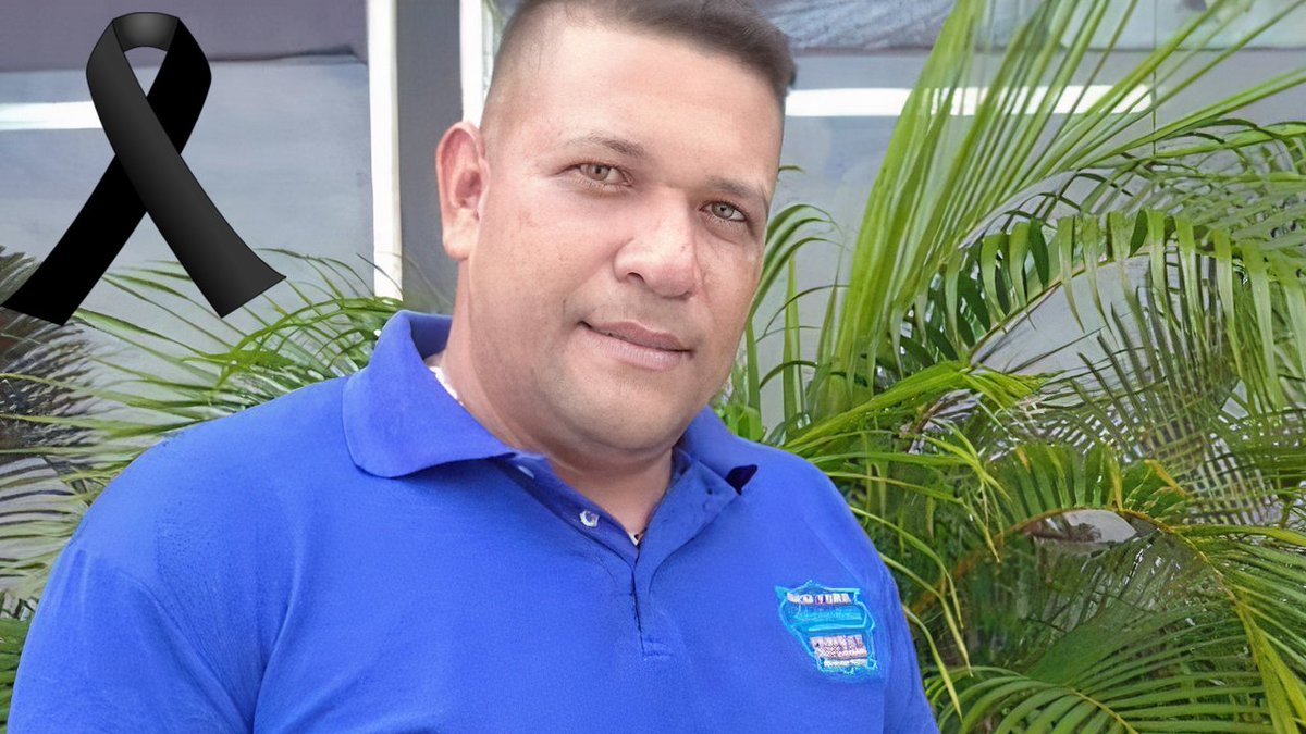 Turistica927's tweet photo. LAMENTABLE 😥 Falleció Frank Manzano, reconocido locutor y animador de Ciudad Guayana.

𝗡𝗼𝘁𝗮 𝗰𝗼𝗺𝗽𝗹𝗲𝘁𝗮 👉 https://t.co/tQM14Tipda

#28jun #Guayana https://t.co/omCIvfXbJU