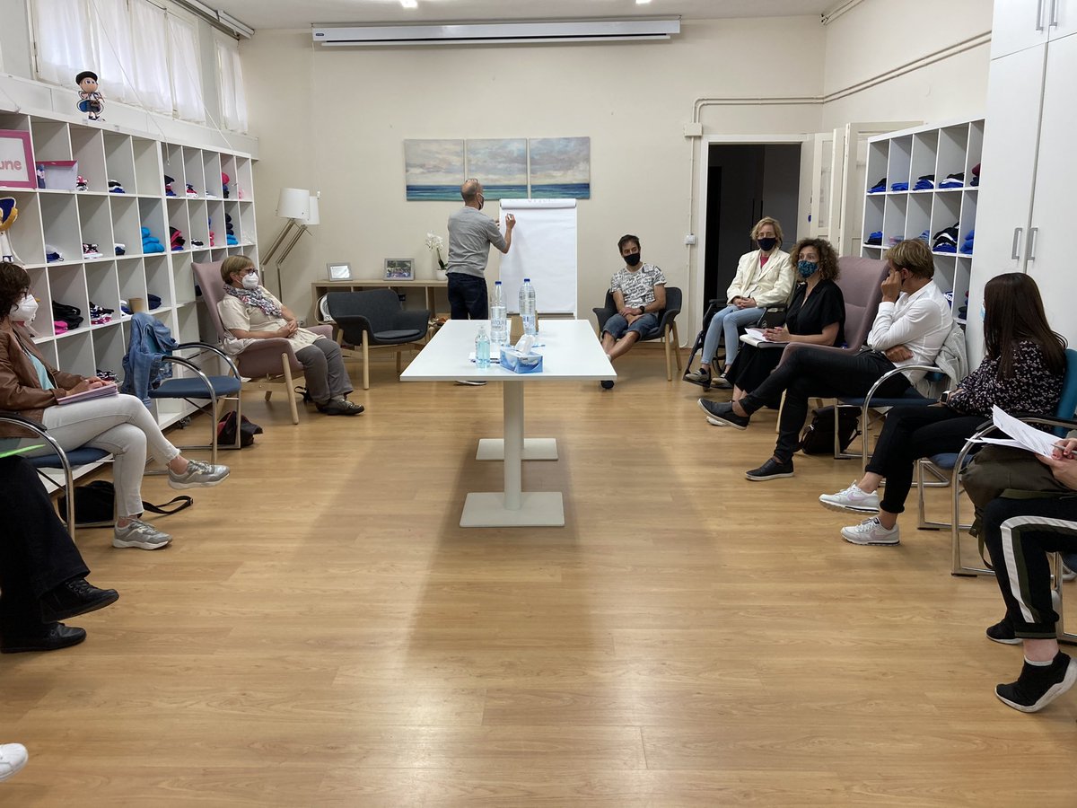 JunerenHegoak's tweet image. Encuentro de reflexiones conjuntas para definir nuevos proyectos de ayuda a nuestras familias 💙💕