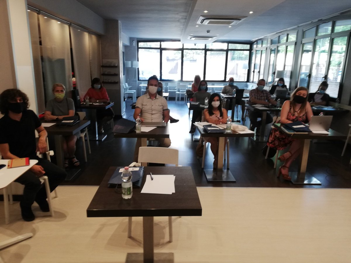 Empezamos la semana de formación en Italia del proyecto KA201 <a href="/decrit_eu/">DeCRIT</a> sobre pensamiento crítico. 
Por fin nos vemos las caras!!! 
<a href="/sepiegob/">SEPIE</a> <a href="/EmilioGMe/">Emilio GM</a> <a href="/IES_LegioVII/">IES Legio VII</a>