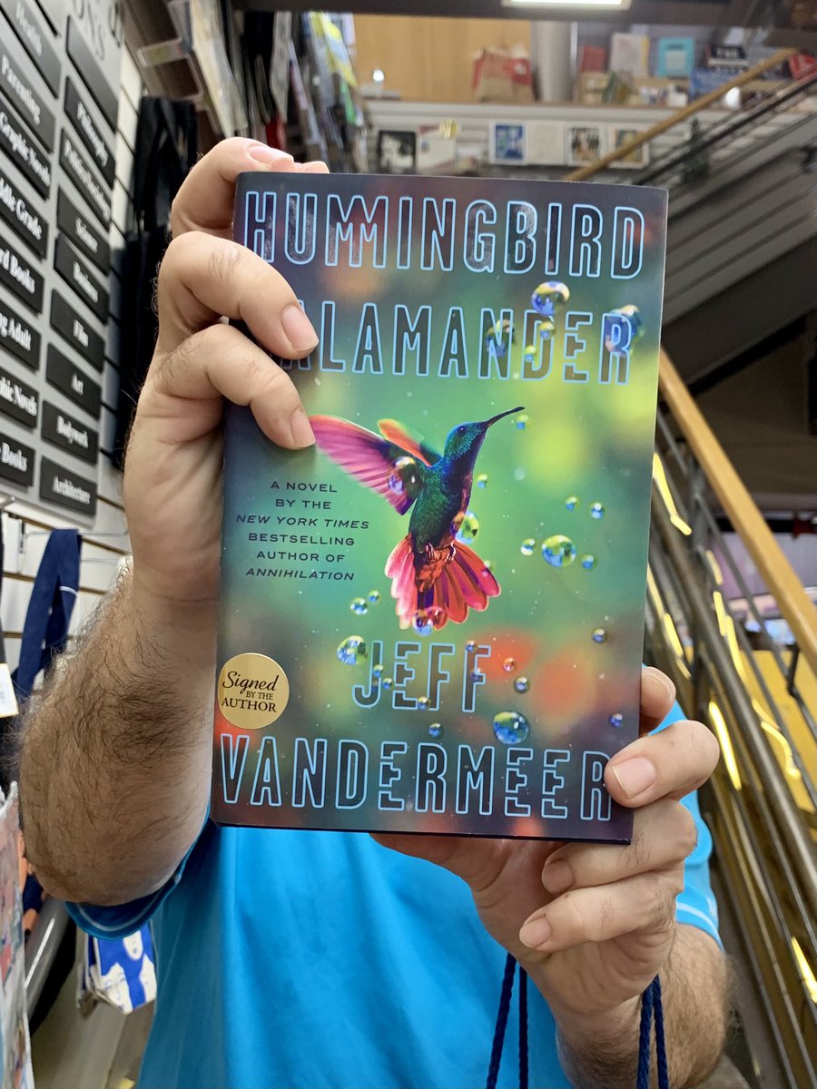 Is @TridentBooks one of the premier bookstores in the Boston area? Oh, yes. Is @jeffvandermeer one of the coolest authors writing today? Again, yes!

Should you #ShopLocal? What the hell do you think? In the immortal words of Nike, #JustDoIt!

#HummingbirdSalamander @fsgbooks
