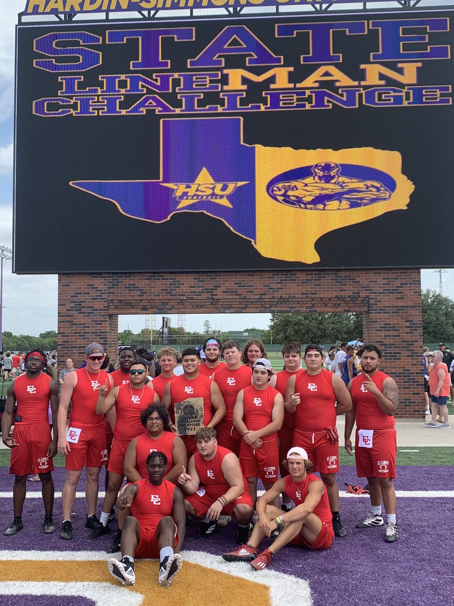 Coach_Worrell's tweet photo. Division II State linemen Challenge Champions!!! El Campo Ricebirds! 98 points to win it all! Super proud of all these young men! https://t.co/g9QrkaGrqu