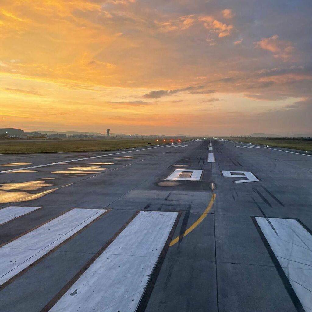 XE1EE's tweet photo. Aeropuerto de Querétaro, pista 89. Foto tomada por un gran amigo mío #QRO #MMQT https://t.co/O3PoRxgqtx