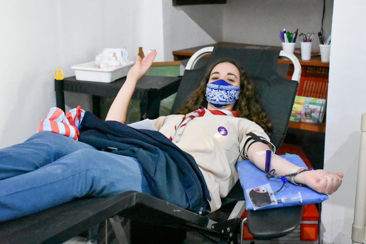 ScoutsArgentina's tweet photo. Junto al @hospitalposadas y @fundemosar llevamos adelante una jornada de donación de sangre en el Centro de Gestión Comunitaria Buenos Aires Oeste de Villa Sarmiento. 

¡Gracias a los 40 donantes que se acercaron! 💉💪

#LiderandoElPresente https://t.co/aDIpHaFMJa