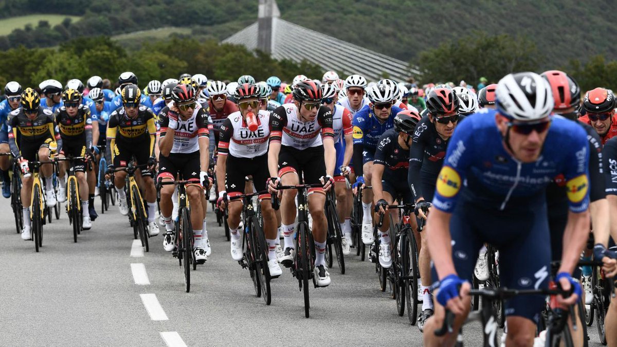 lavoixdessports's tweet photo. Le Tour de France porte plainte contre la spectatrice fautive https://t.co/LI3mAYSywn https://t.co/5GhQk9BxtL