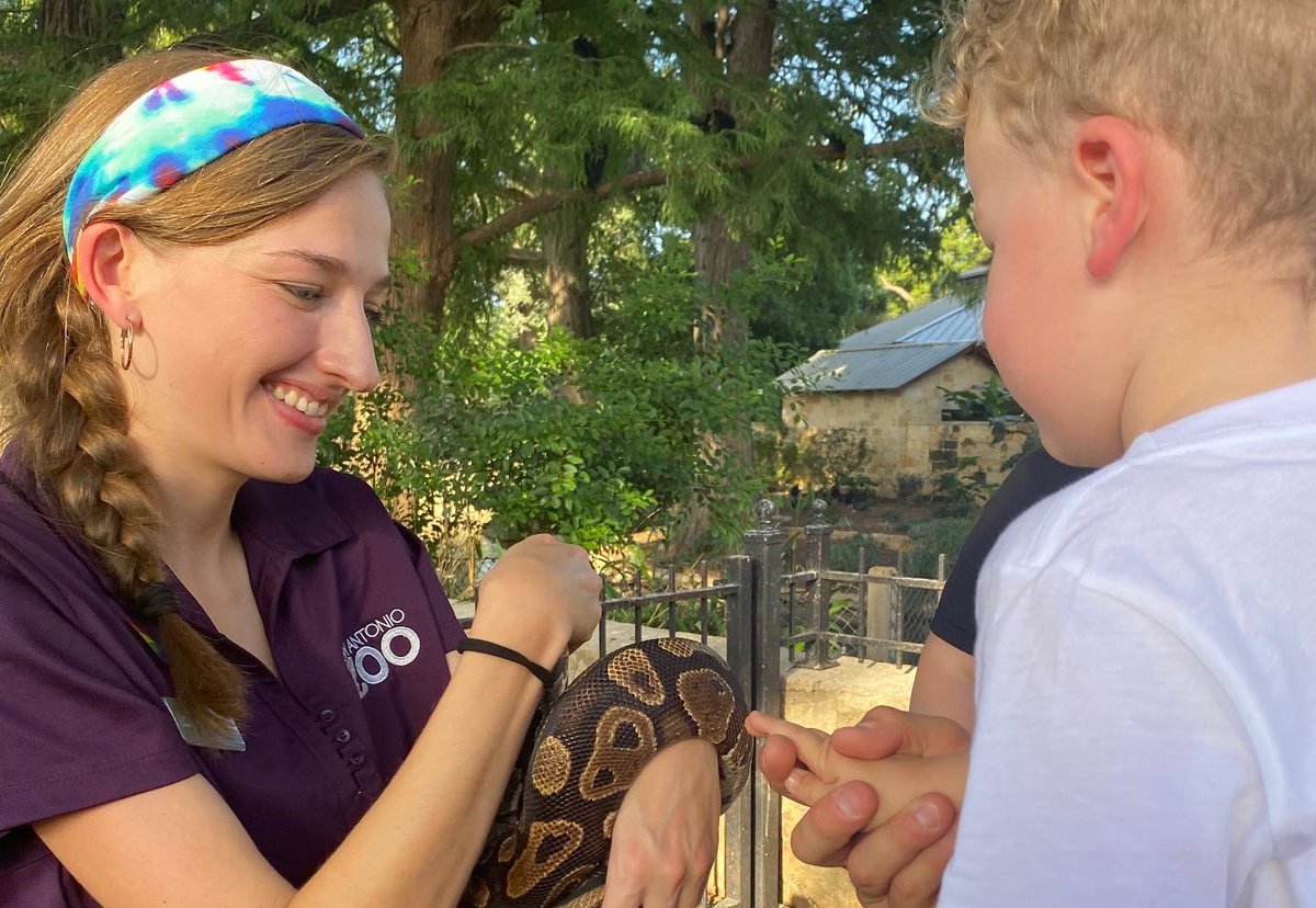 Coach_Filo's tweet photo. 2nd Filo Family Trip to the Zoo! Colton got to touch a python & Carter stayed up past his bedtime! If you ask Colton what his favorite animal at the Zoo is, he’ll tell you…DINOSAURS! @mrscoachfilo #coltonmichaelfilo #carterlouisfilo #filofamily @sanantoniozoo #boydad💙 #myworld https://t.co/mbntG1bxZd