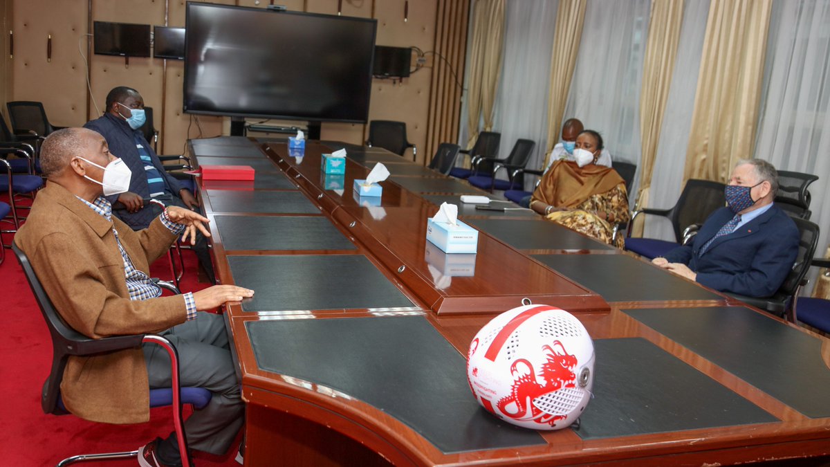 StateHouseKenya's tweet photo. 1/3 President Uhuru Kenyatta on Saturday evening awarded The First Class Chief of the Order of the Burning Spear (CBS) honour to the President of the @fia Mr.Jean Todt in recognition of his distinguished and outstanding service rendered to Kenya and the world in motorsports. https://t.co/RrtZ0iOG69