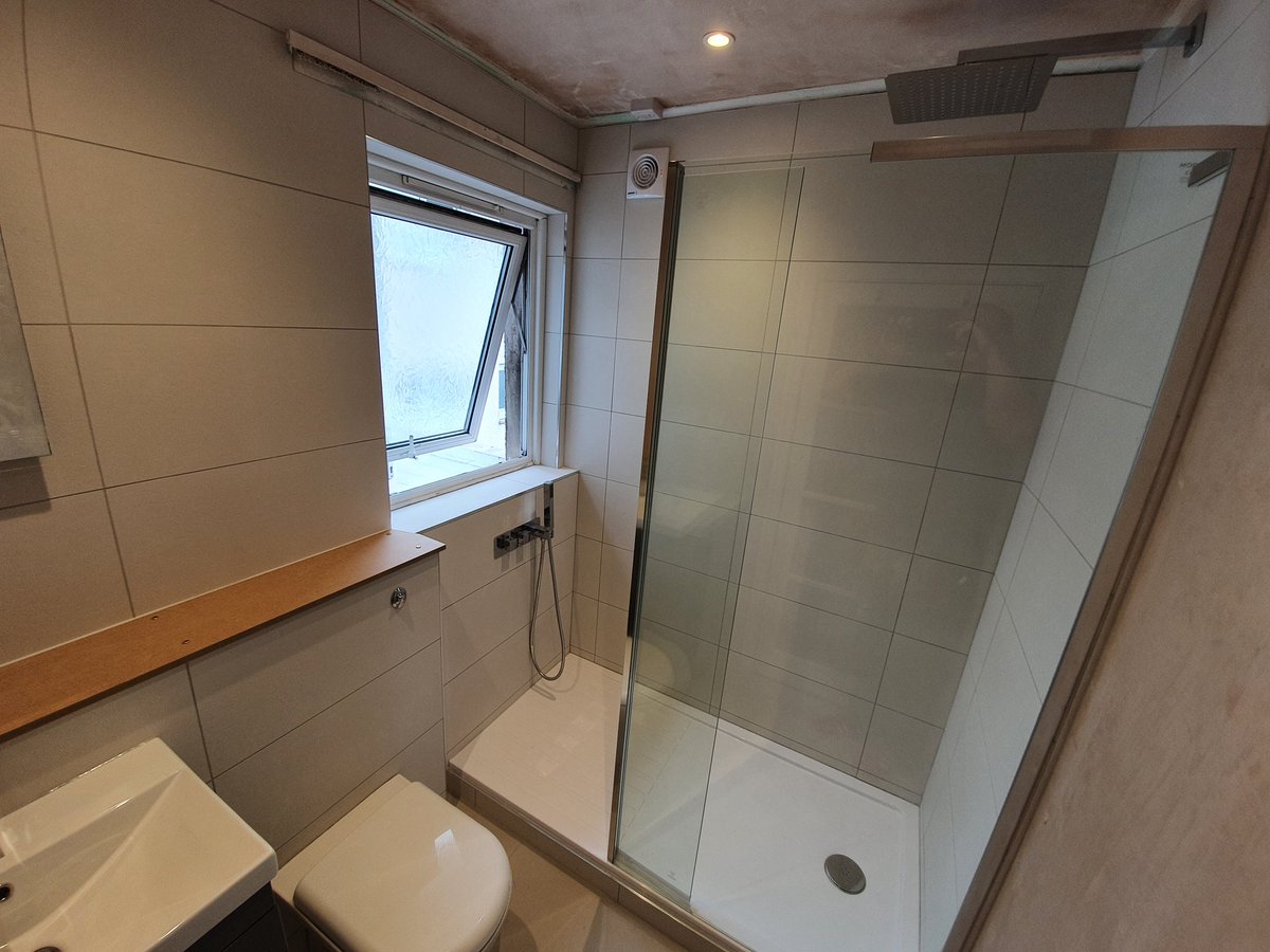 SW_Joinery's tweet photo. Shower room installation #Edinburgh https://t.co/6JqLq72K6N