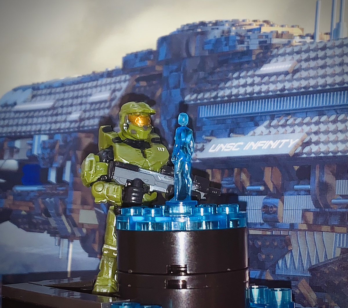 _rocki_inter_25's tweet photo. @motiondomain The master Chief and ‘The Weapon’ inspired by your vid! https://t.co/XXVHrOts6H