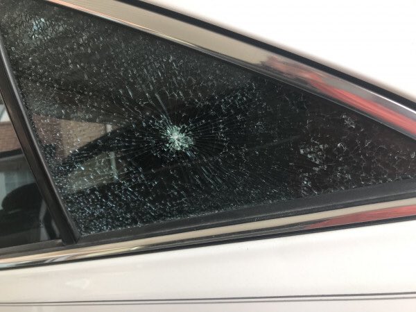 myWindshieldCom's tweet photo. We’ve auto glass technicians in Irving, Texas quoting a customer to replace the quarter glass (rear, driver) on a 2009 Toyota Camry #quarter #glass #replacement #Toyota #Camry #Irving #Texas #TX #myWindshield https://t.co/jdsamXrE0k