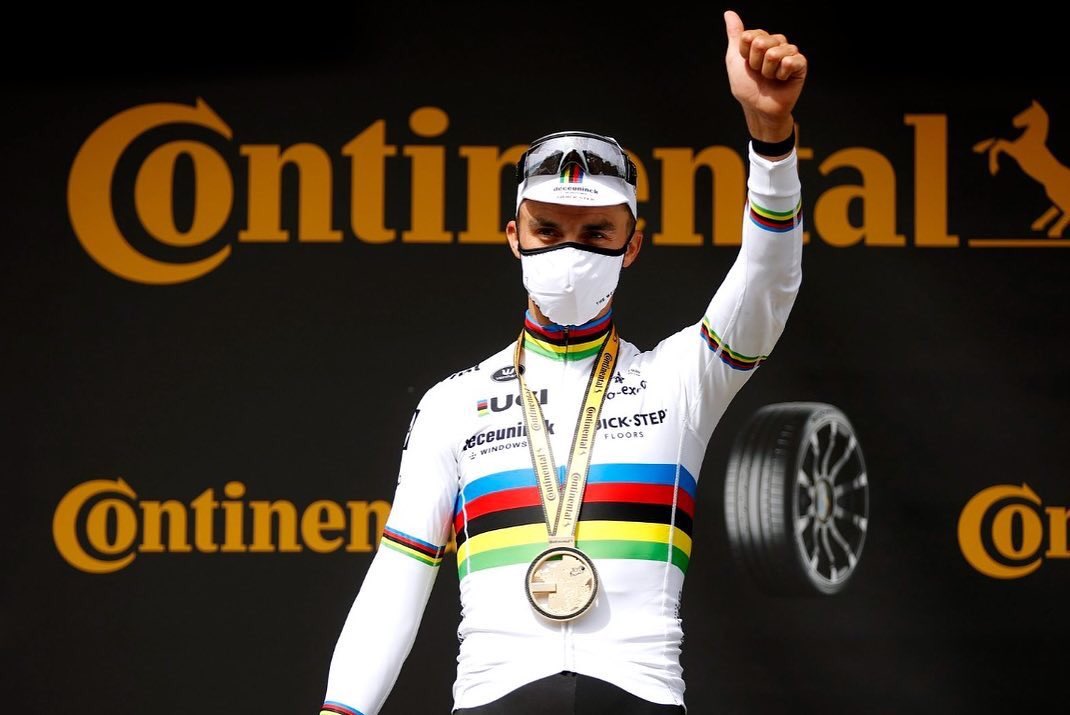 Elle est vraiment spéciale celle ci ...
Le maillot, le boulot de toute l’équipe, et surtout mon petit Nino . 
J’avais à cœur de bien faire, je ne pouvais  pas espérer mieux . Un grand merci les mecs pour la confiance et tout le travail. (1/2)