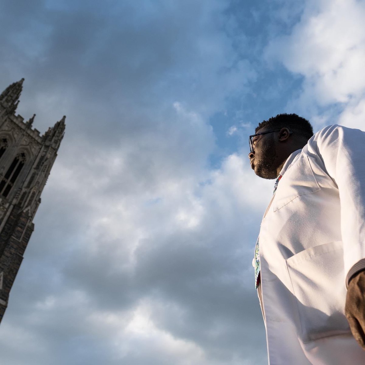 JL_WilliamsMD's tweet photo. One year ago today. #dukechapel #gradphotoshoot #mommaimadeit https://t.co/8sMDxyfo9v