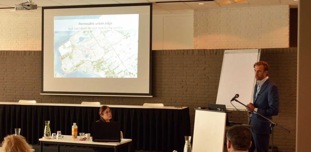 On Thursday I presented the #Rewildling Cities project at Public Outdoor #Spaces &amp; #COVID19  Symposium <a href="/WUR/">Wageningen U&R</a> take-home message: With creative #street-level #interventions we can start rewilding today for more #resilience! 
event.wur.nl/126069 <a href="/AereshboAlmere/">Aeres hbo Almere</a> <a href="/NWONieuws/">NWO Nieuws</a>