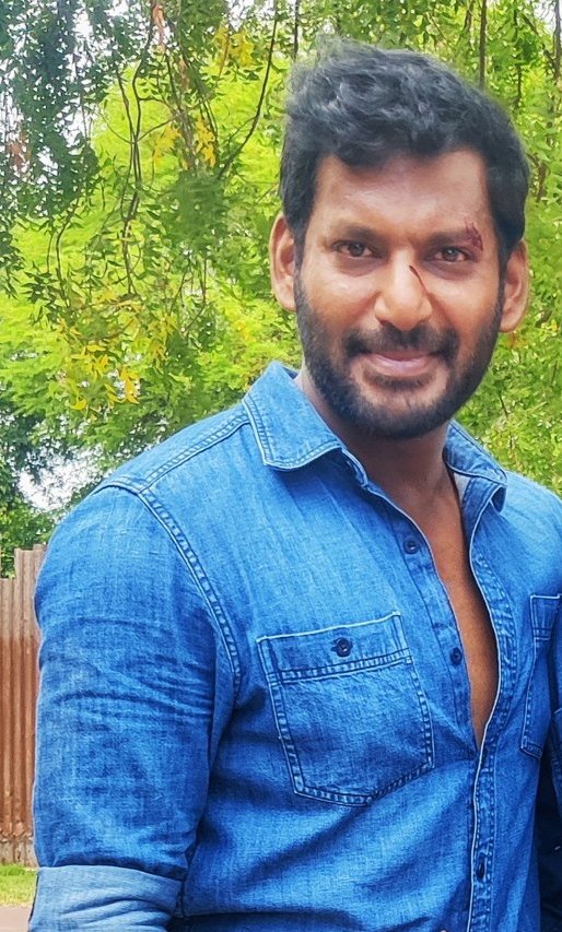 truelyharish's tweet photo. #Vishal31 shoot going on hyderabad Full Swing Shooting spot Stills 
@VishalKOfficial @THUPASARAVANA @VffVishal @johnsoncinepro @vasukibhaskar @thisisysr @actorramanaa @nandaa_actor @ajay_64403 @baraju_SuperHit @HariKr_official @DEVIFOUNDATIONS @VISHAL_SFC 
#NotACommonMan #Vishal https://t.co/hJ5FPYcWii