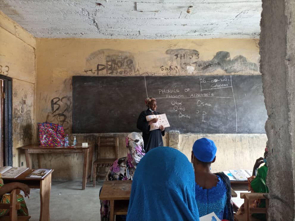 UnitedWayGhana's tweet photo. It is never too late to start learning how to Read and Write.
We are currently having our adult literacy program in Kumasi Sawaba.

We believe Education has no age limit and it kills the disease of ignorance and poverty.

#adulteducation.
#learninghowtolearn 
#Inspiretoread https://t.co/NoPTXM0VI7