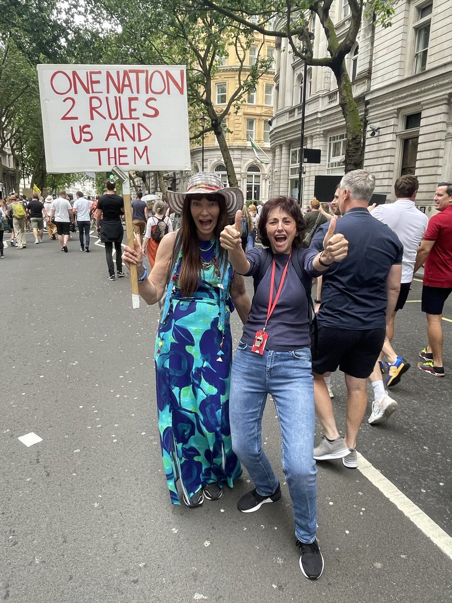JuliaHB1's tweet photo. #LondonProtest #FreedomMarch #ImDone https://t.co/zfjJ5oi0AJ