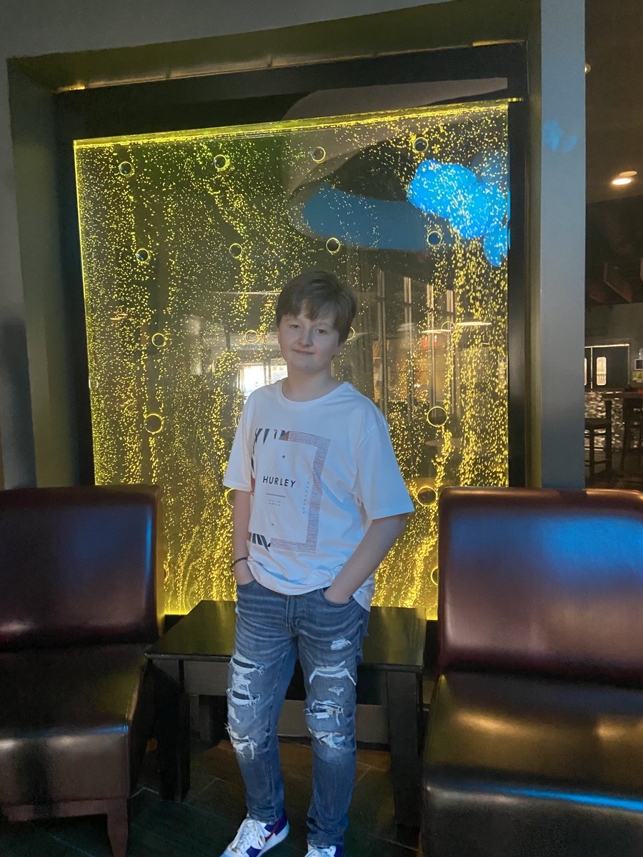 DoctorHappy8's tweet photo. vibing at Sparetime Entertainment #SparetimeEntertainment #Bowling https://t.co/QSJuYw7JIq