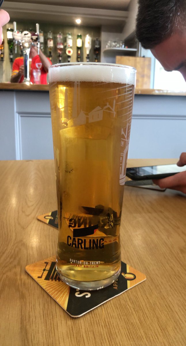 thomasseal99's tweet photo. Pouring well at the Machynlleth Bowling Club it’s about to get tasty babyyy #tld #carlingdarling #boys https://t.co/ofH03qv7Js