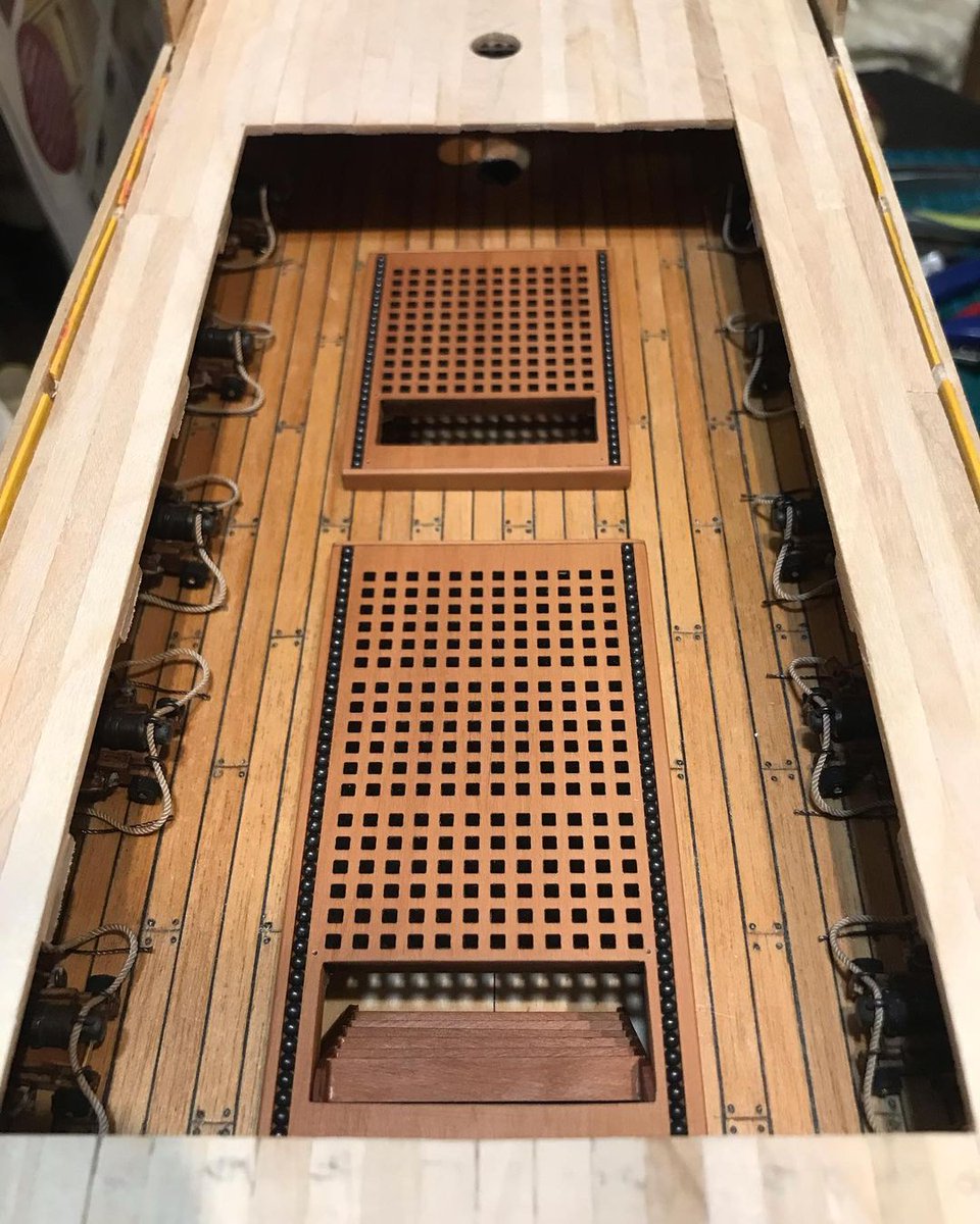 ModelSpaceDE's tweet photo. Soleil_royal_007 hat weitere tolle Fotos von seiner HMS Victory im Maßstab 1:84 veröffentlicht! Was haltet ihr von seiner Arbeit?
#modelspacecommunity #modell #modellbau #schiffsmodellbau https://t.co/2dOPioOSD6