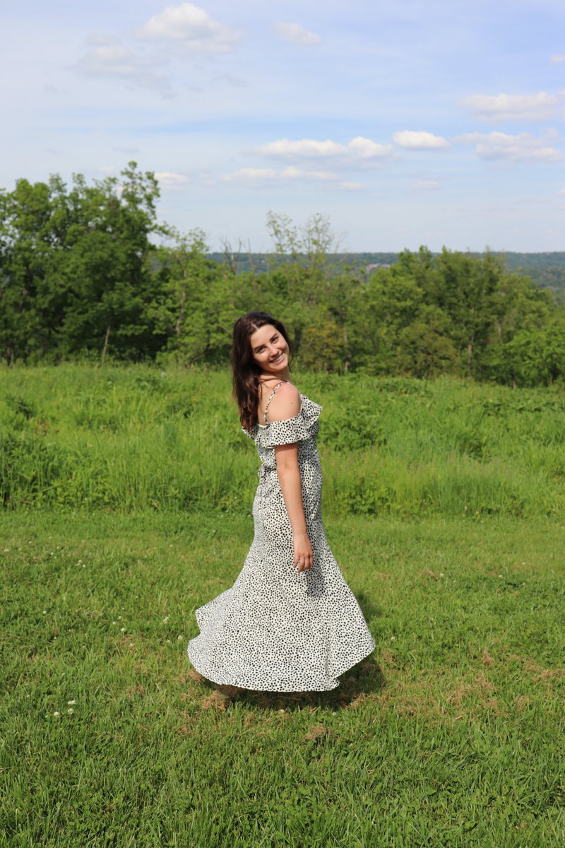 twirlista's tweet photo. At Twirlista, we help to keep your wardrobe fresh in a sustainable and affordable way. Renting dresses from us for special occasions or everyday life can help with reducing fashion waste and sticking to a budget. #sustainablefashion #ecofriendly https://t.co/vUatClR22k