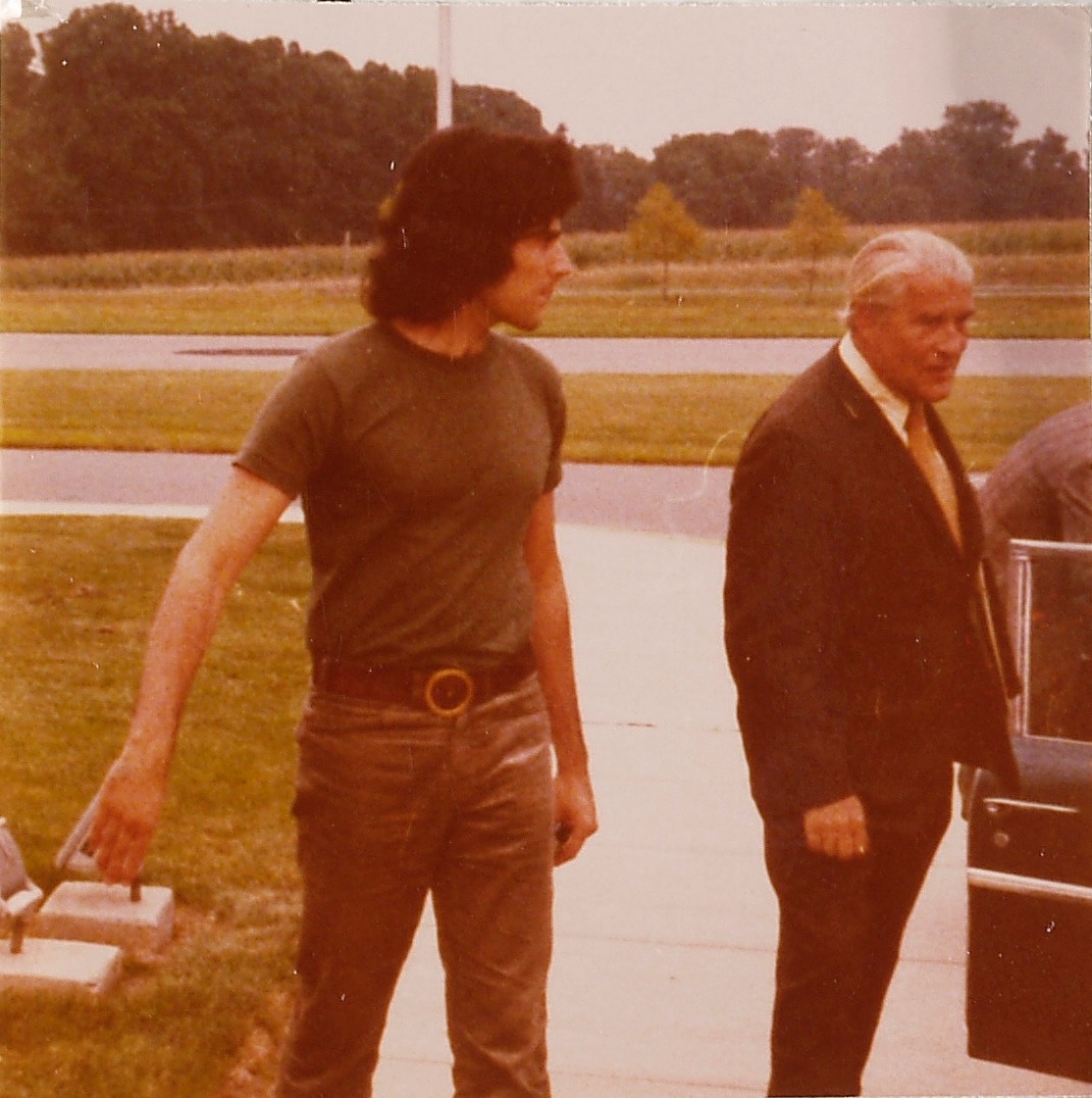 theurigeller's tweet photo. Dear friends, as I told you yesterday, the Pentagon released a new UFO report. 

It claims they know nothing &amp; need more data – but they DO know more!

I drove with this man to a top secret location on NASA grounds &amp; what I was shown didn’t surprise me. 

#ufofiles https://t.co/zvOKat3mtb