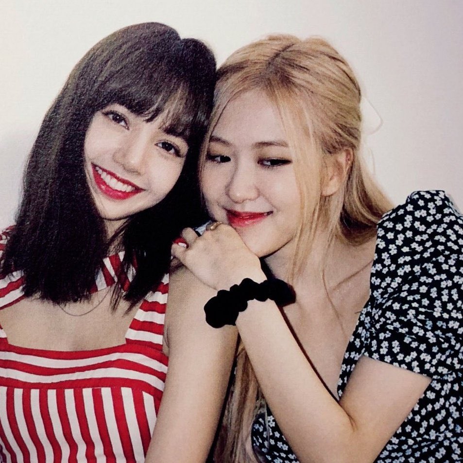 Amonrat96400042's tweet photo. คัยจะขิงเรือไหนก็ช่าง😶   
แชงลิชเป็นแฟนกัน..จบข่าว😏#Chaelisa https://t.co/8YtpPmK7if