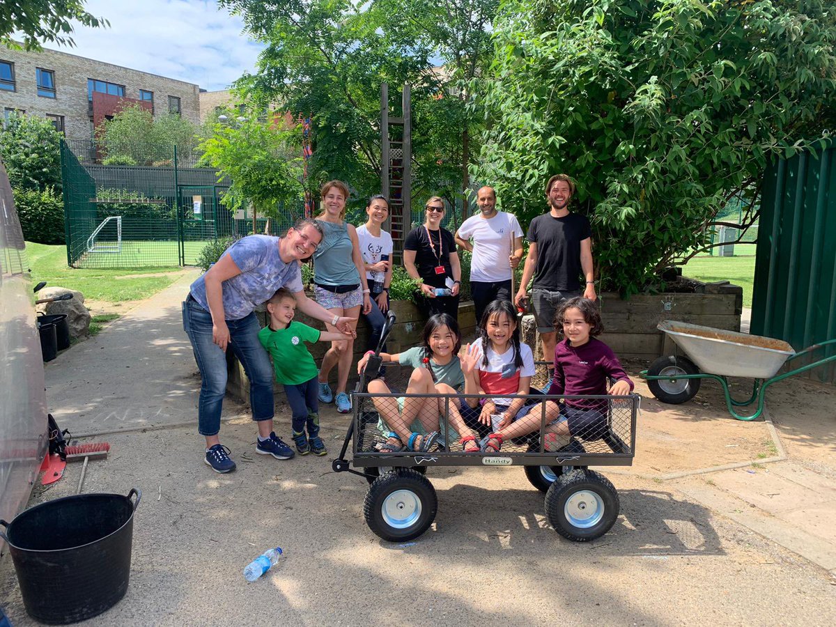 Redriff Primary (@redriff_primary) on Twitter photo Thank you <a href="/RedriffPTA/">šFriends of Redriff PTAā¤ļø</a> for your gardening skills this morning and Martin, our resident gardener for making sure we knew what we were doing! š Thank you <a href="/RedriffPTA/">šFriends of Redriff PTAā¤ļø</a> for your gardening skills this morning and Martin, our resident gardener for making sure we knew what we were doing! š