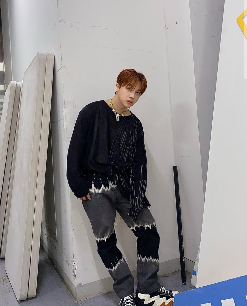 KJHSLOOK's tweet photo. 🐺🦅

#JINHWAN #김진환 @ikon_gnani_____ #iKON #아이콘 @YG_iKONIC https://t.co/a2vY14xHT0