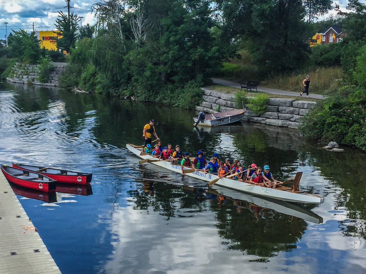 silverbeancafe's tweet photo. 🛶Happy #NationalCanoeDay! 🛶
📷 A summer 2018 pic of the @ptbocanoekayak club doing its magic. They’re coming in for ice cream!! #canoeview
@CndnCanoeMuseum https://t.co/vP5rAdCudZ
