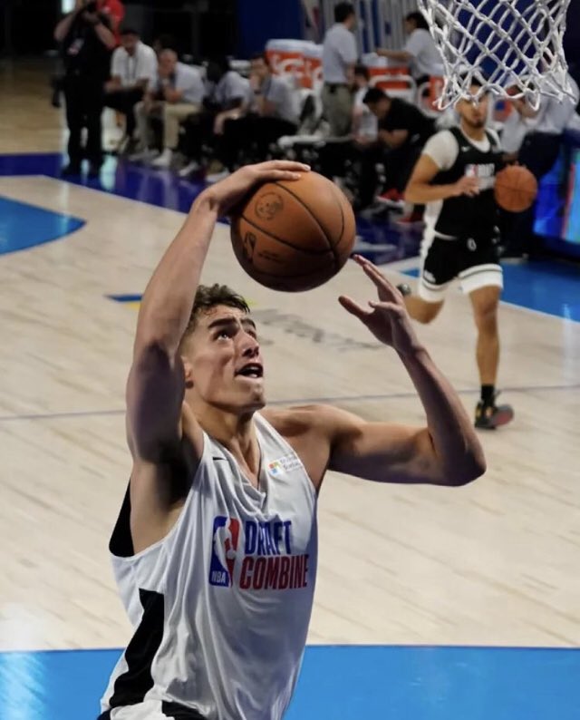 ZeekHorne's tweet photo. I Had the opportunity to cover Luka Garza when he was in HS. It’s amazing to see him chase his dreams. Now headed to the NBA Draft after winning back to back NCAA player of the year awards. #StraightBeast #Workaholic #NBA #2021Draft https://t.co/HNaZvbImK7