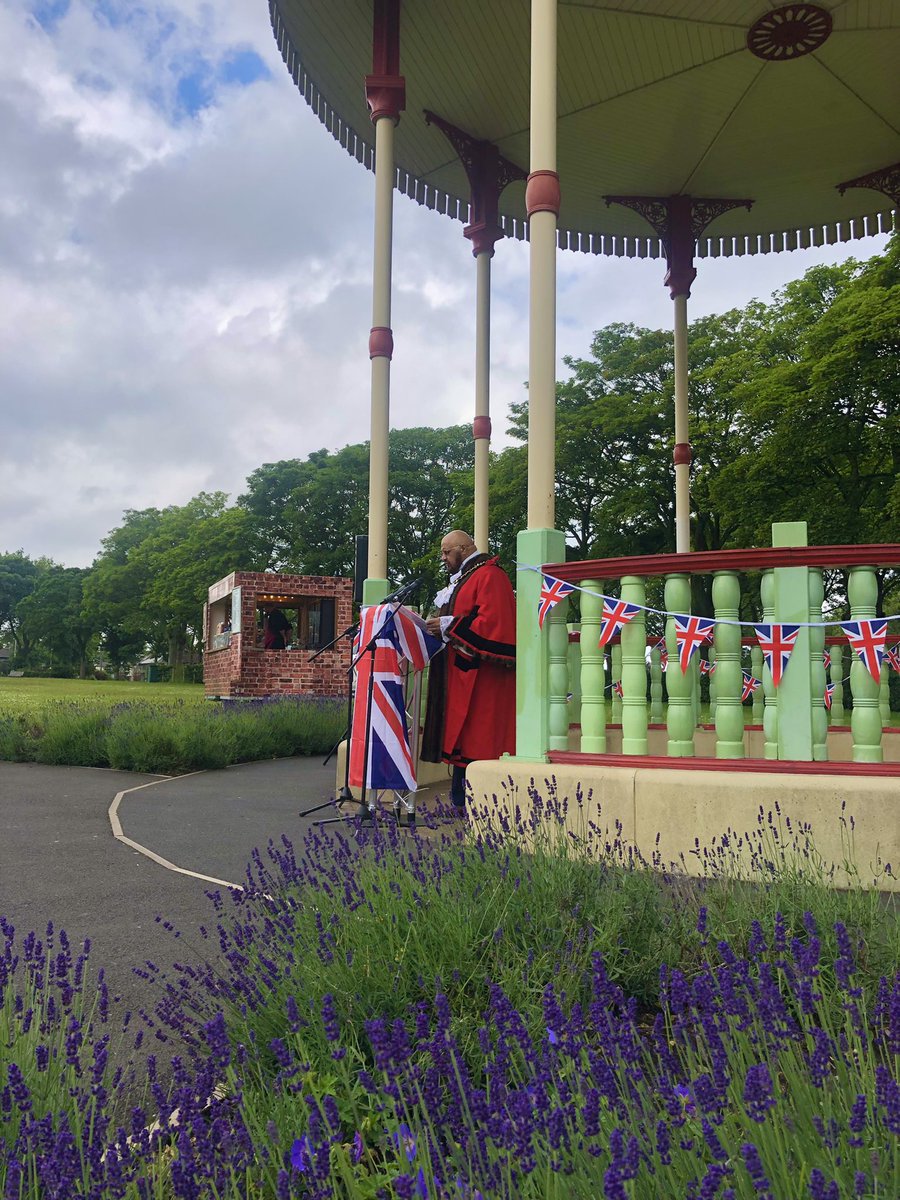 Today we celebrated the #ArmedForces in #Sandwell with Deputy Lieutenant Ninder Johal and the Mayor of Sandwell Cllr Mushtaq Hussain! #SaluteOurForces @sandwellcouncil @ninderjohal