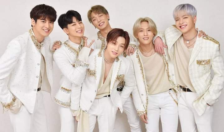 TranCaoThienHan's tweet photo. 👑iKON is back 
iKON FOR YOU
#iKONatKCONTACT4 
#iTSONEisBACK  
@YG_iKONIC #iKON #아이콘 https://t.co/64jpByD7xU