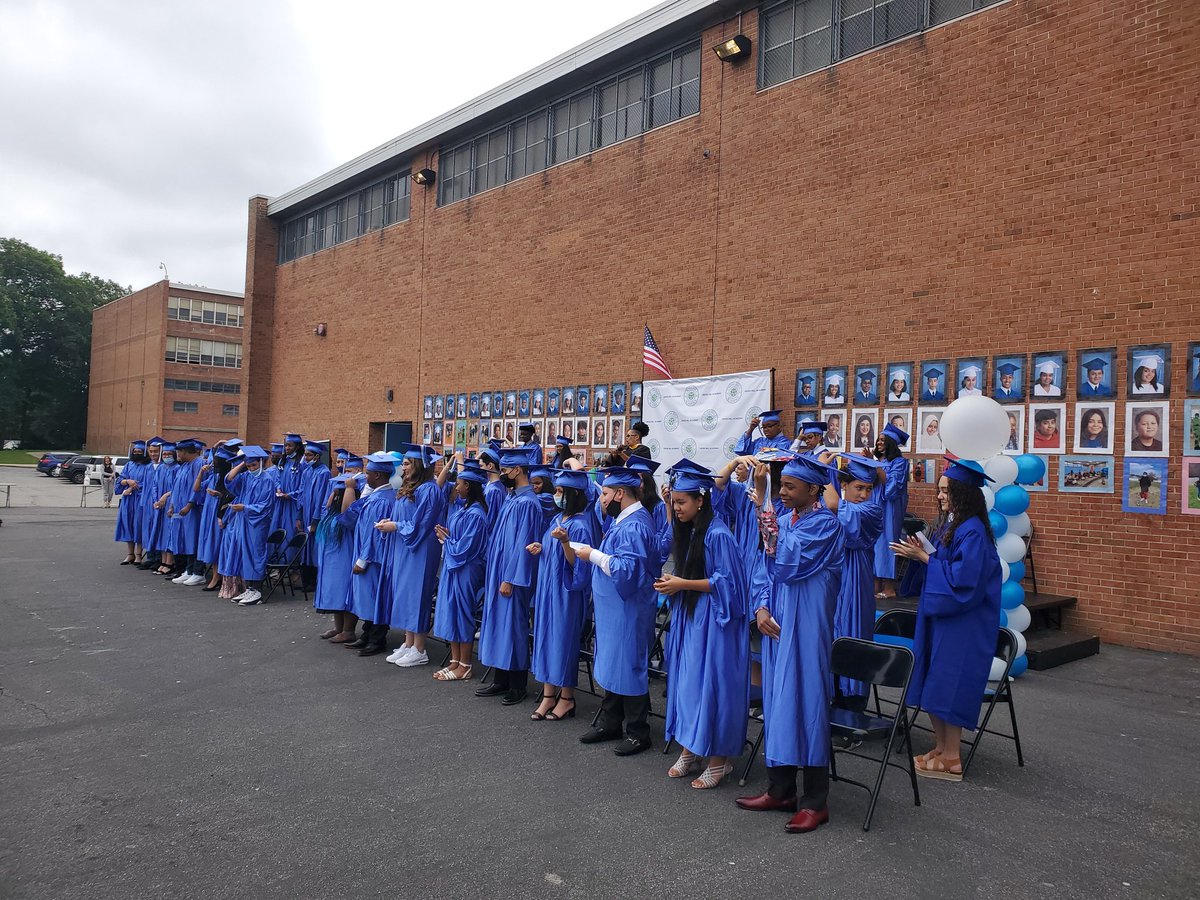 gjoyner13's tweet photo. Congratulations @CrossHillAYPS Class of 2025. Thank you for sailing with Cross Hill Academy, it is your time to shine! @quezada1229 @YonkersSchools A special thank you to Joanne Z ❤ for her vision and commitment to our campus.  We will miss you! https://t.co/xs6eQjlZZk