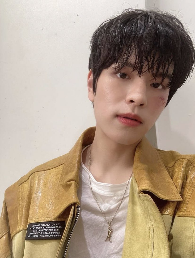 screw class president seungmin let’s talk about baseball captain seungmin