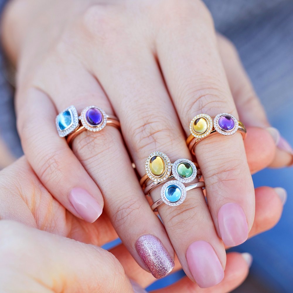 MandCoJewellers's tweet photo. Super sparkle for your Saturday night - which one of these beautiful gems would you choose this evening? 

#saturdaynightstyle #cocktailring #happyhour https://t.co/KRAPoHQmJB
