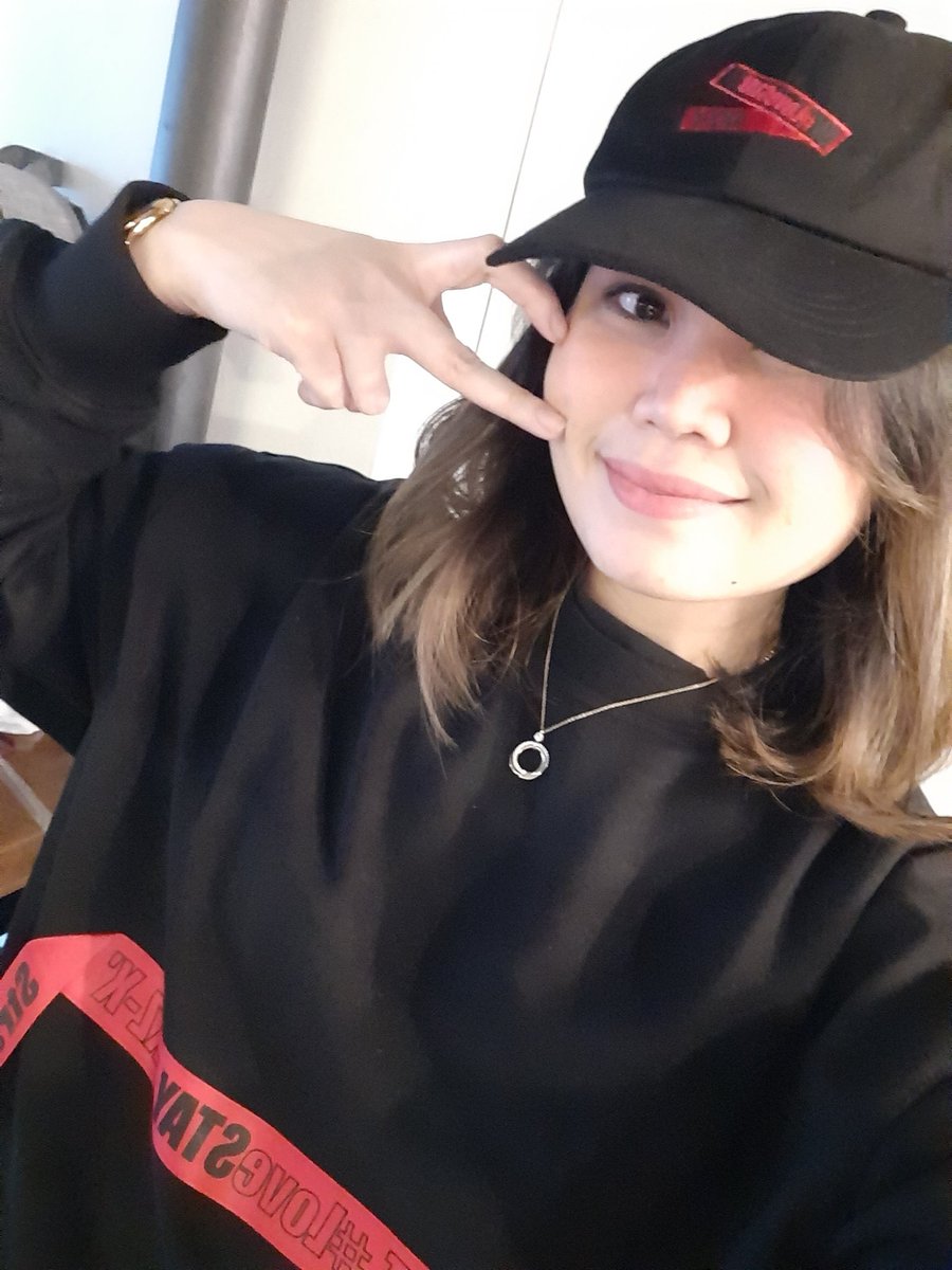 doieknow's tweet photo. I love you, Stray Kids 🤍 #skzoo #skzx https://t.co/p33Q6edRDL