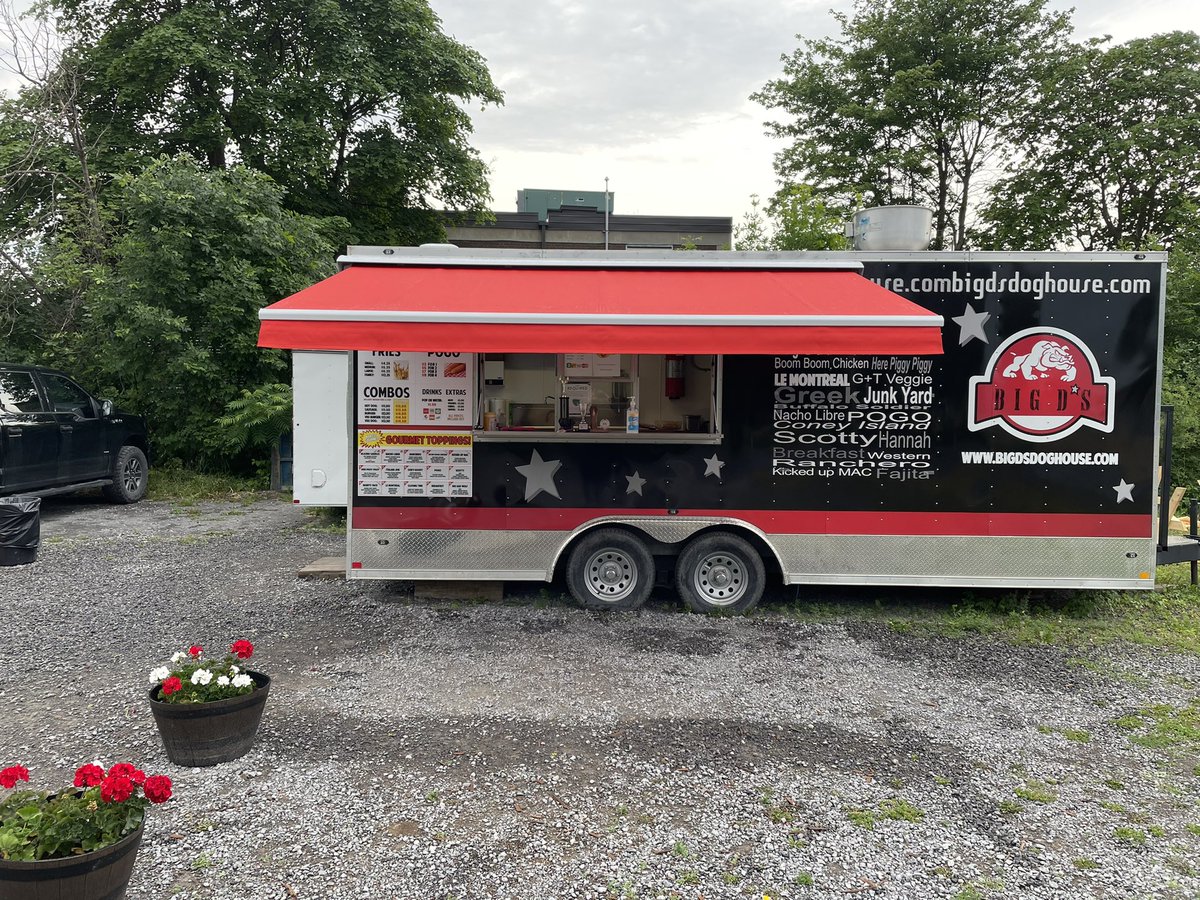 We are open Thursday to Sunday 11-7pm! Corner of Sweetnam dr and Hazeldean rd in Stittsville! Checkout our Facebook, website and Instagram #eatlocal #613foodie