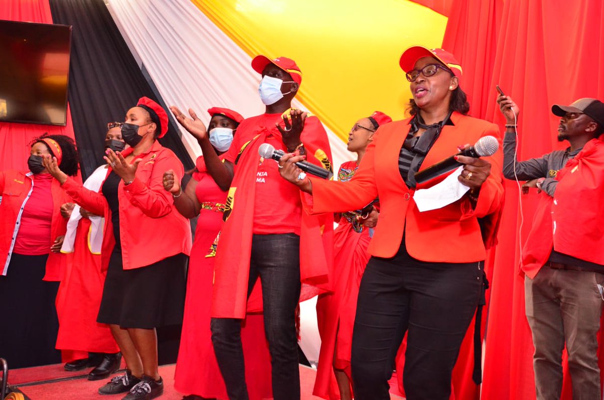 kariri_njama's tweet photo. We had a very wonderful and Colorful day today in Kiambaa. Am very grateful for the continued support ,the Jubilee party and all leaders from all corners of the republic! Thank you so much and may the almighty God bless you all .#KiambaaNiJubilee #MunduNiKariri #Kiambaa https://t.co/S7YbiW4BWT
